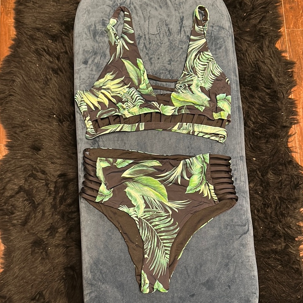 Tropical Leaf Print Bikini Set
